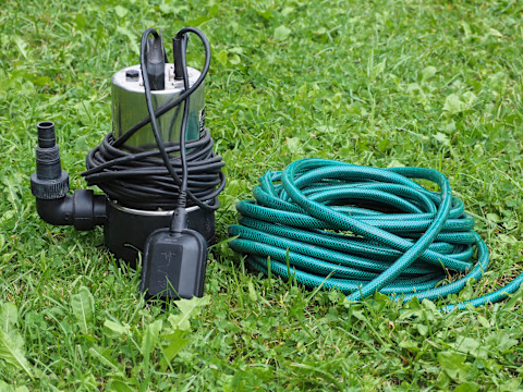 Pumping out water02