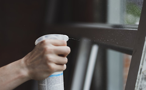 cleaning window frames 2