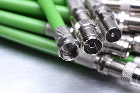 Connecting coax cable02
