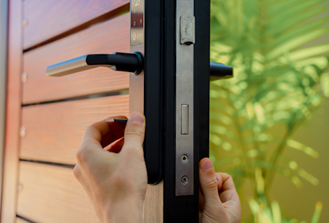 make a door lock 3