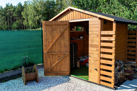 building a garden house 3