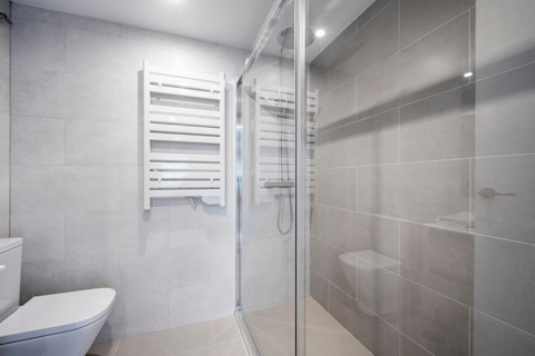 walk-in shower 4