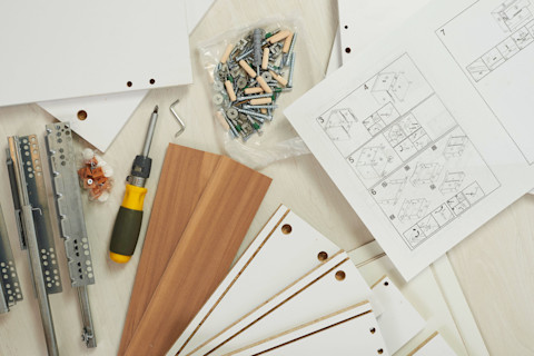 assembling a bed03