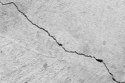 crack interior wall 4