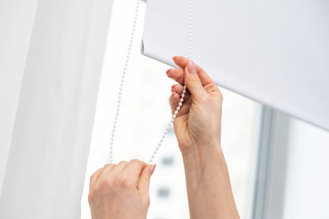 hanging roller blind 4