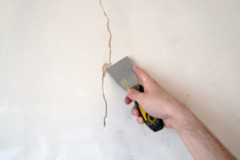 crack interior wall 2