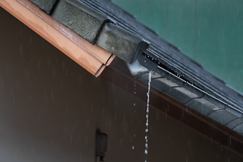 when to replace gutter 3