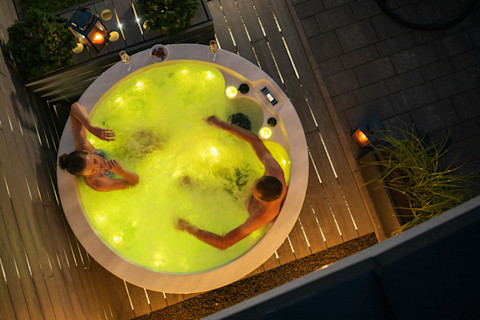 jacuzzi in the garden 2