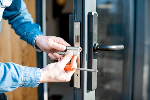 lock broken 3