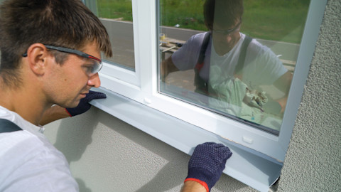 cleaning window frames 4