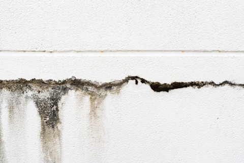 crack exterior wall 4