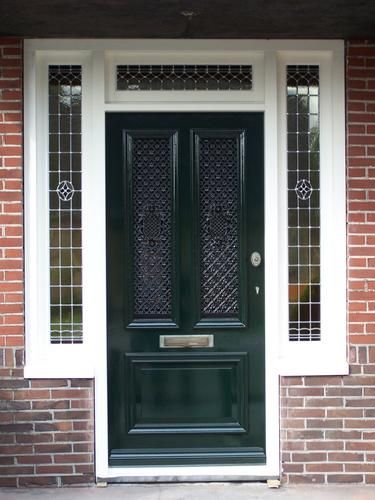 voordeur oude stijl en dubbele deuren