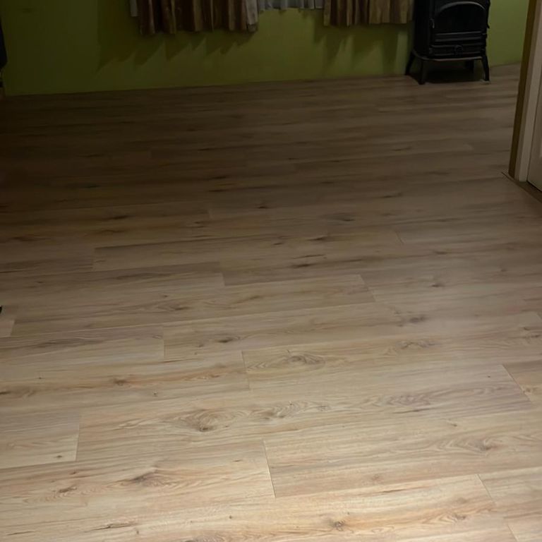 Laminaat leggen: 45 m²; Woonkamer, Gang, Keuken