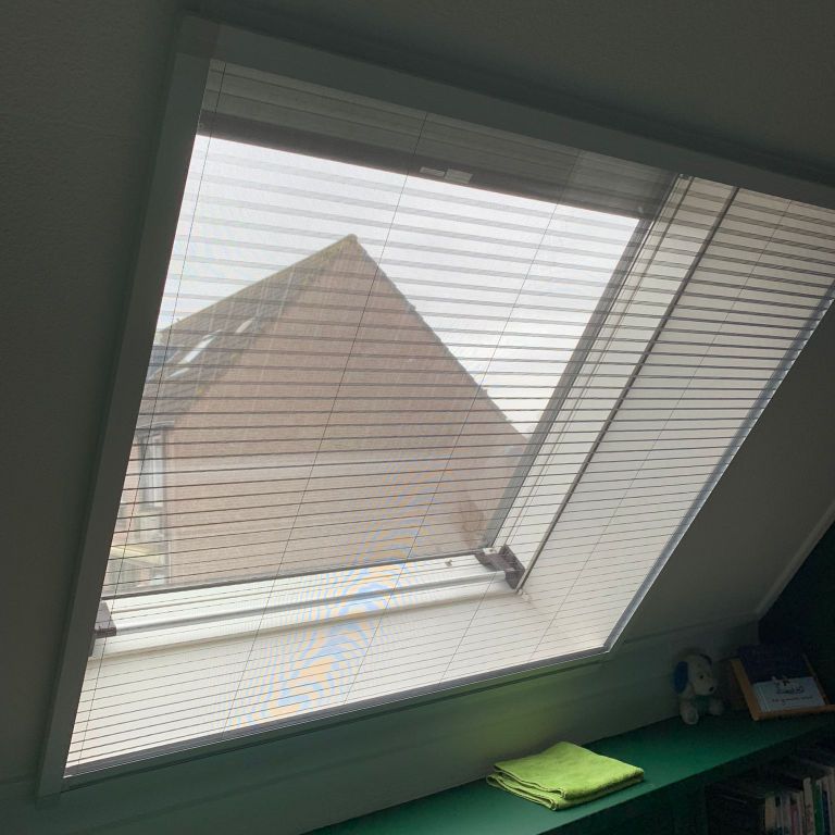 Hor plaatsen: 2 horren; Rollende