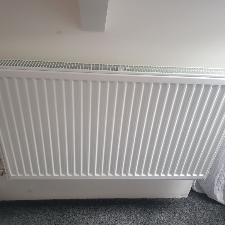 Radiatioren plaatsen of vervangen: 1 radiator; Nieuwe radiatoren pl...