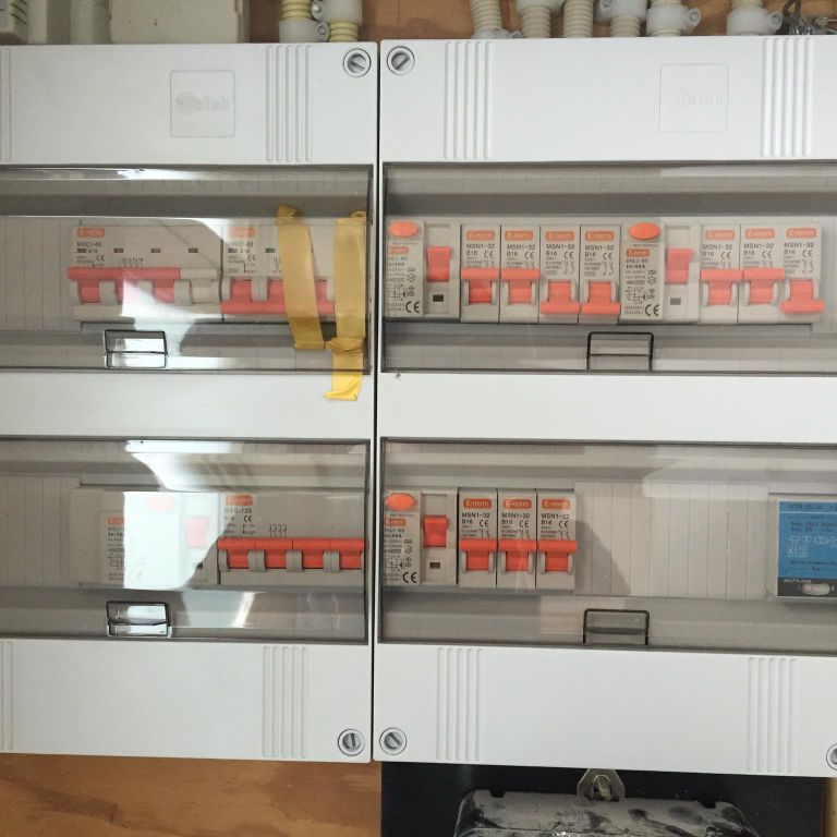Groepenkast vervangen + leiding aanleggen