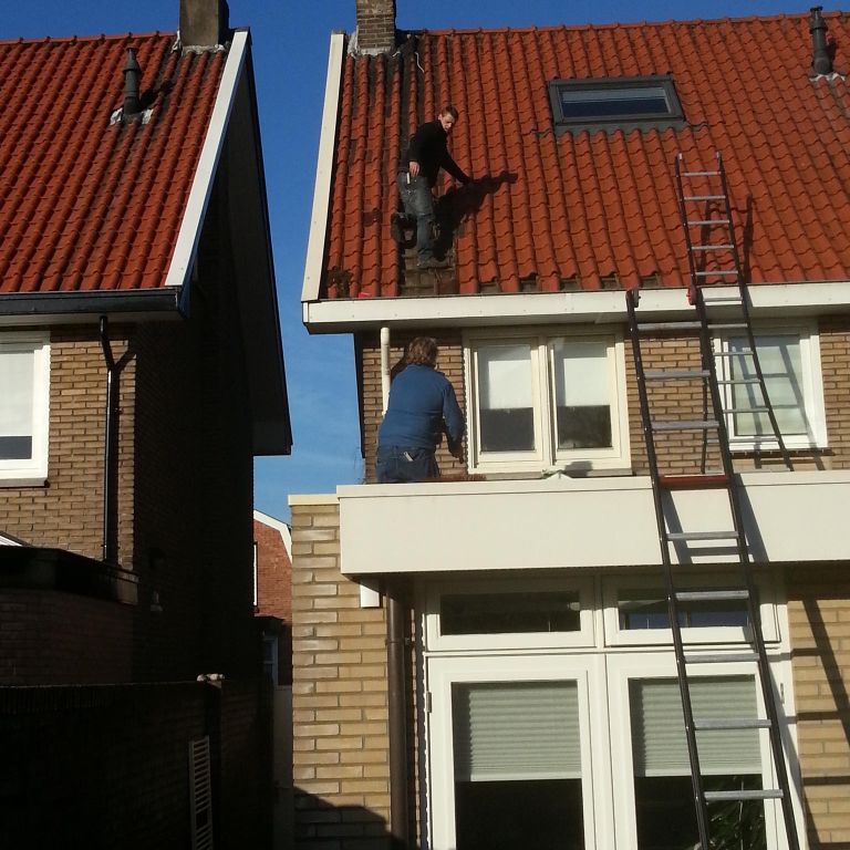 Dakpan recht leggen + lekkage dakkappel bekijken