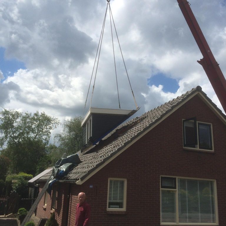 Dakkapel plaatsen, oude schoorsteen verwijderen