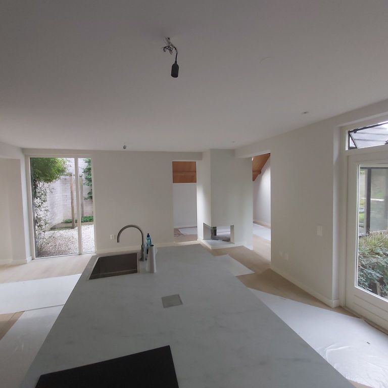 Binnenschilderwerk: 100 m2 wanden; 40 m2 plafonds