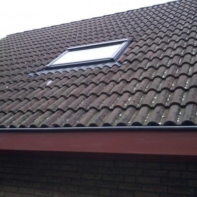 Plaatsen van FAKRO dakraam FTP-W 134 breed x 98 hoog.