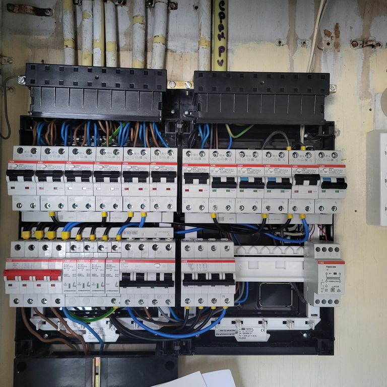 Groepenkast installeren of vervangen: Groepenkast installeren of ve...