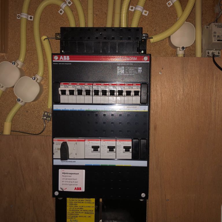 Groepenkast installeren of vervangen: 10 groepen; Geschikt maken vo...