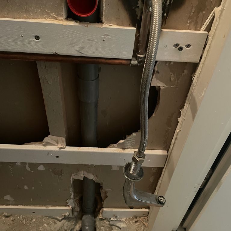 Waterleiding en riolering: Nieuwe leiding aanleggen; Leidingen of a...
