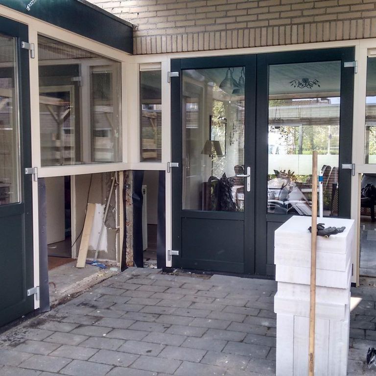 Vervangen kozijnen achterzijde woonkamer en keuken