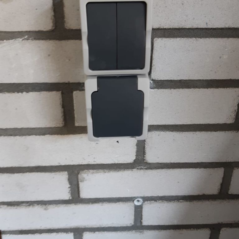 Vervangen 5 bestaande stopcontacten/schakelaars