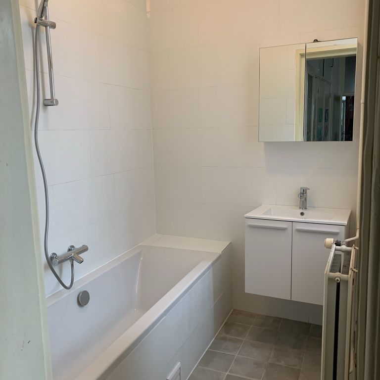 Badkamer: 4 m2; Complete renovatie