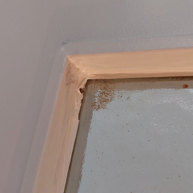 Binnenschilderwerk: 14 deuren; 14 raamkozijnen; 1 trap; Hele huis