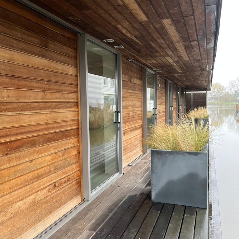 Binnenschilderwerk: 11 raamkozijnen; Hele huis