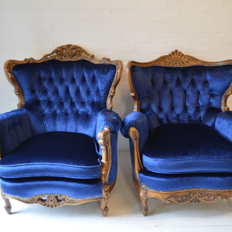 Stofferen: 2 meubels; Fauteuil