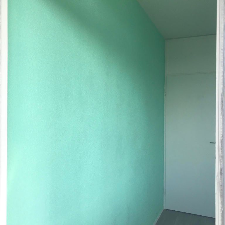 Babykamer verven met spachtel verf + houtwerk verven