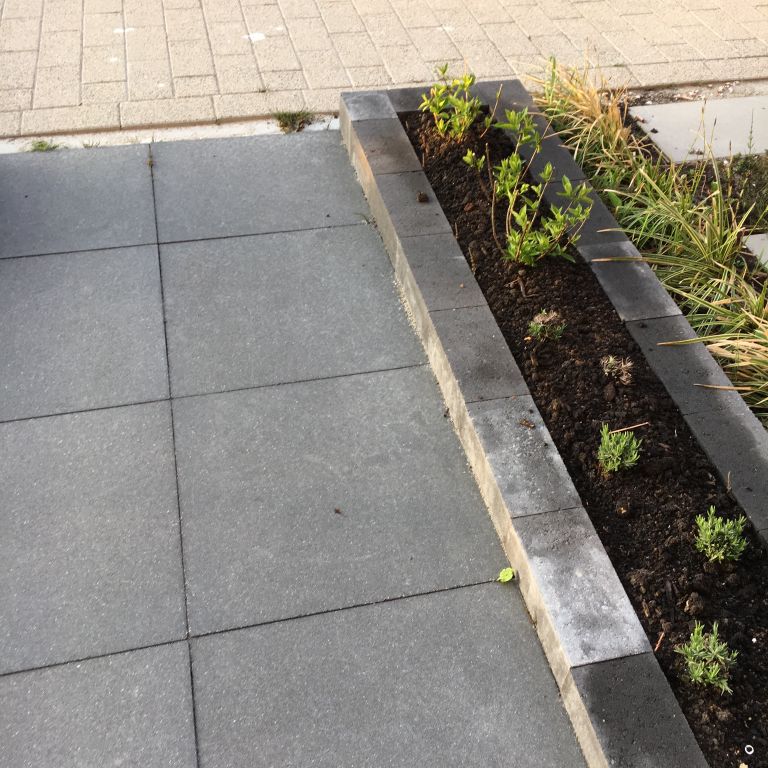 Voor en Achtertuin aanleggen