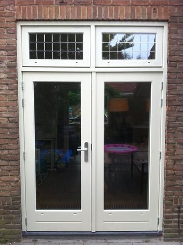 Pui met openslaande tuindeuren