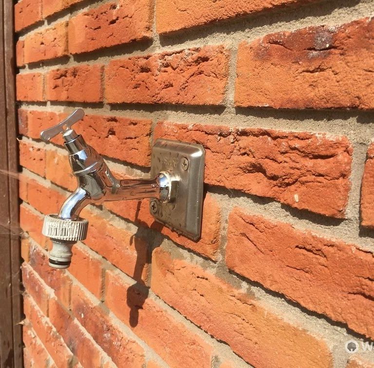 Buitenkraan aanleggen met flexibele leiding? Werkspot