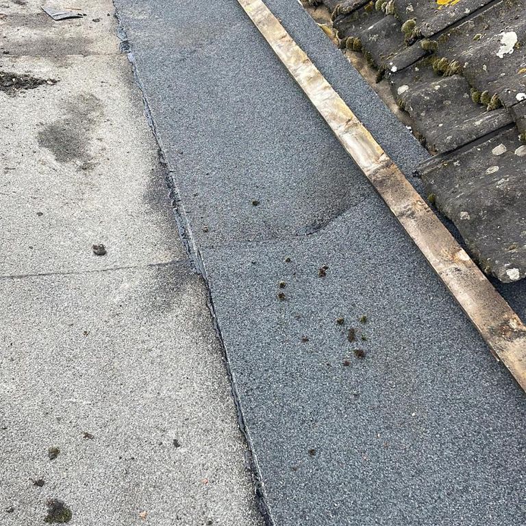 Dakrenovatie: 14 m²; Dakbedekking vervangen; Plat dak