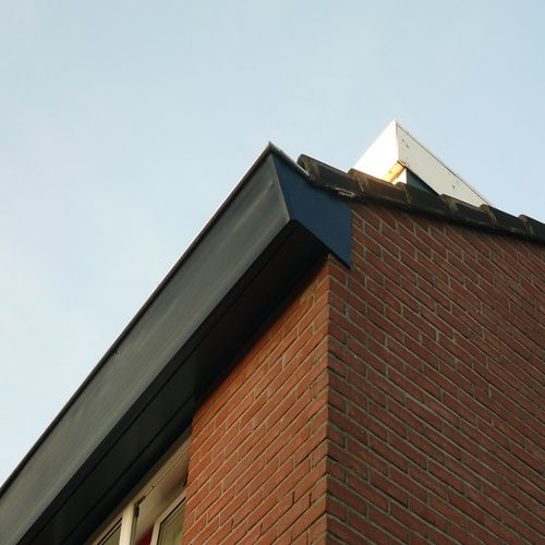Vervangen 5m zinkendakgoot + bekisting van onderhoudsvrij materiaal...