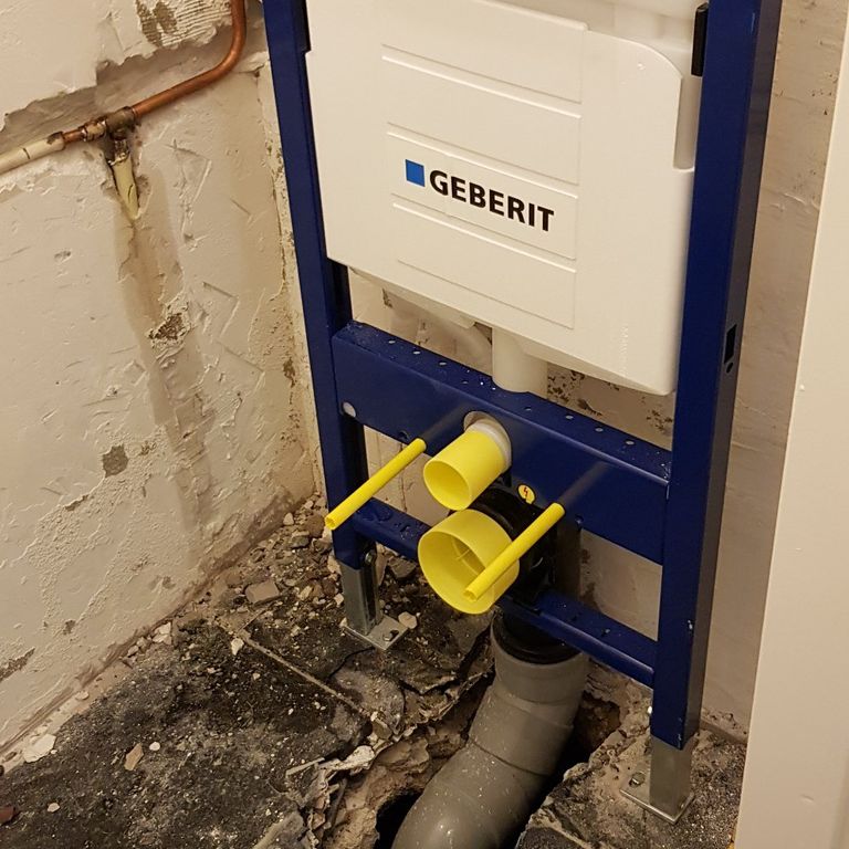 Sanitair plaatsen of vervangen: Toilet, Gootsteen; Sanitair plaatse...
