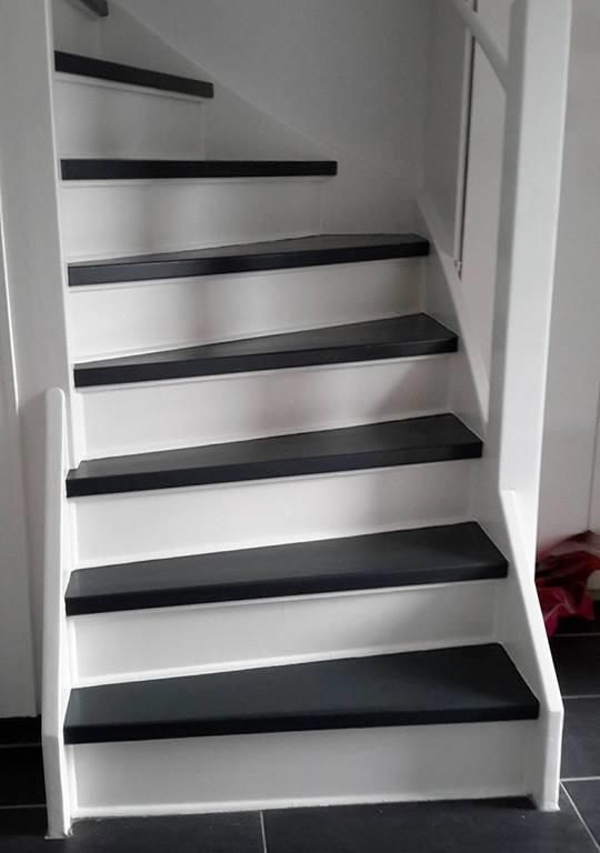 Schilderen twee trappen  (één open, één gesloten)