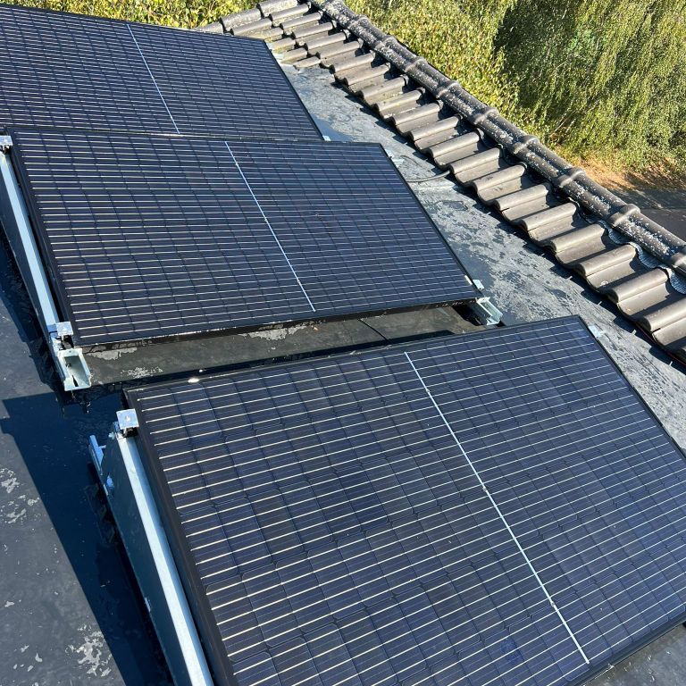 Zonnepanelen: Verwijderen en terug plaatsen; 7 zonnepanelen