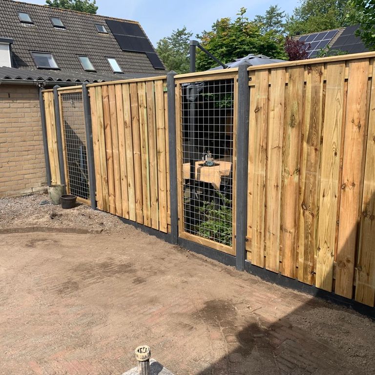 Schutting of hek plaatsen: 6 L; Beton, Hout; Achtertuin