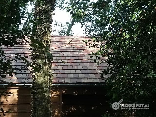 aanbrengen pannendak op nieuwe kapschuur
