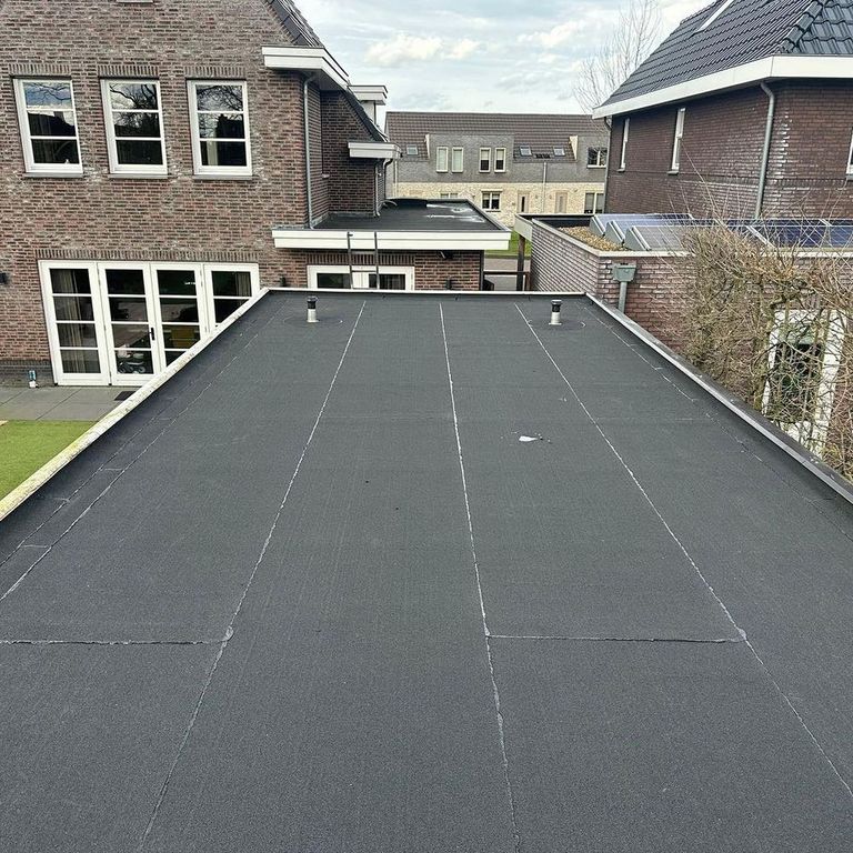 Dakrenovatie: 35 m²; Reparatie werkzaamheden; Plat dak
