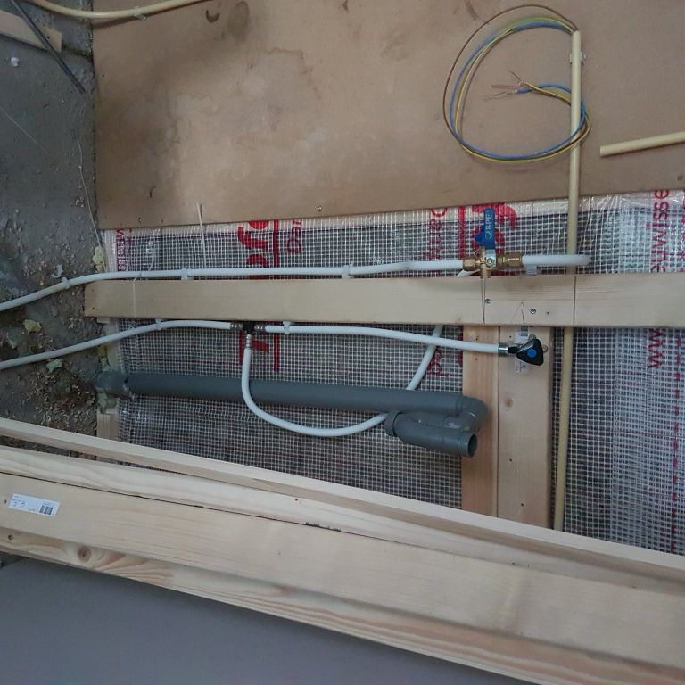 Waterleiding en riolering: Nieuwe leiding aanleggen; Wasmachine, Bu...