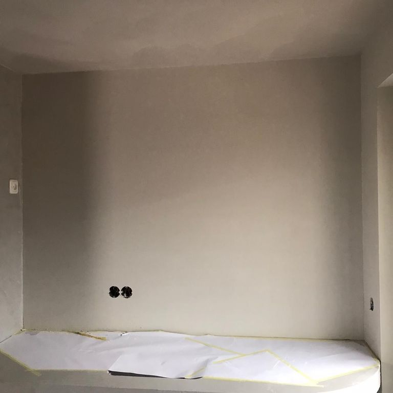 Stucen: 10 m2 wanden; 14 m2 plafonds