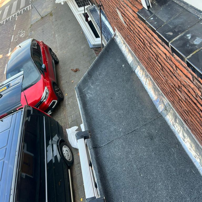 Dakrenovatie: 4 m²; Dakbedekking vervangen; Plat dak
