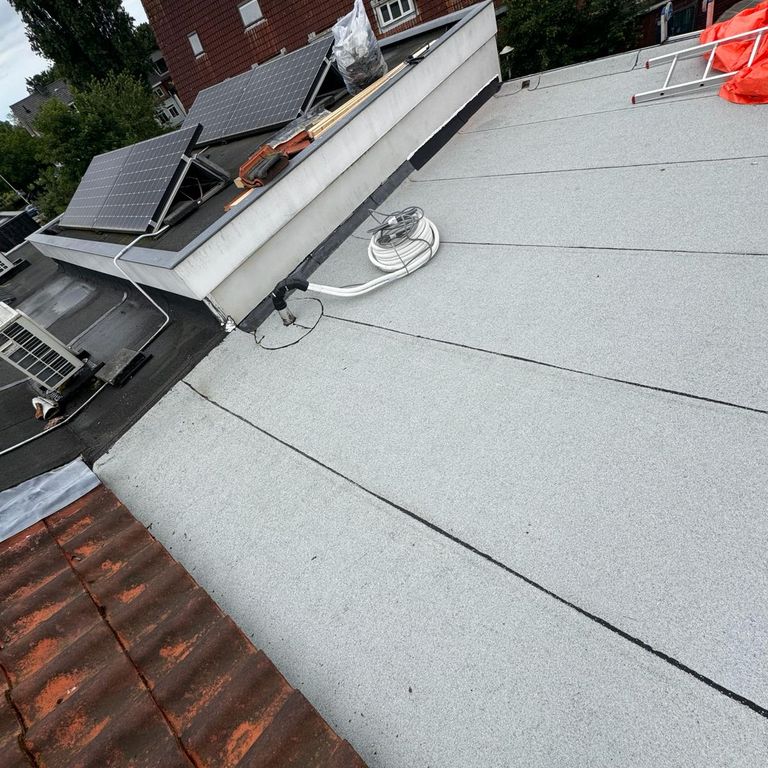 Dakrenovatie: 28 m²; Dak installeren op een nieuwe constructie; Pla...