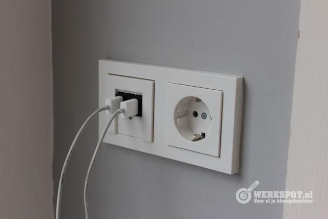 Kozijn plaatsen + Verleggen van gas, water, afvoer en elektriciteit